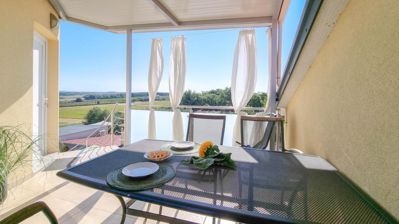 Silos Mare Apartment Novigrad  Bagian luar foto
